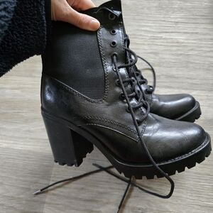 Catwalk Heels Womens Boots